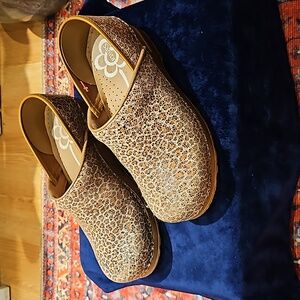 SANITA Leopard 🐆 Print Clogs. Size 38.